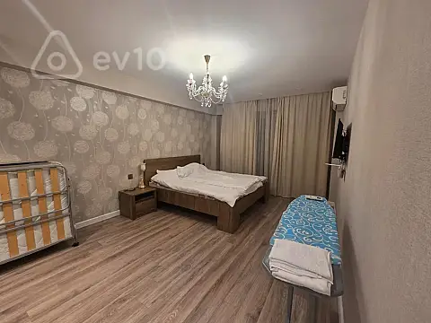 Kirayə verilir 3 otaqlı köhnə tikili 90 m²