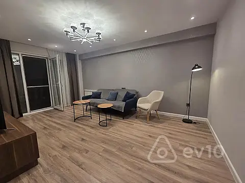 Kirayə verilir 3 otaqlı köhnə tikili 90 m² — Bakı, Səbail 3 otaq 90.00 m²