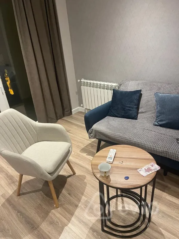 Kirayə verilir 3 otaqlı köhnə tikili 90 m²