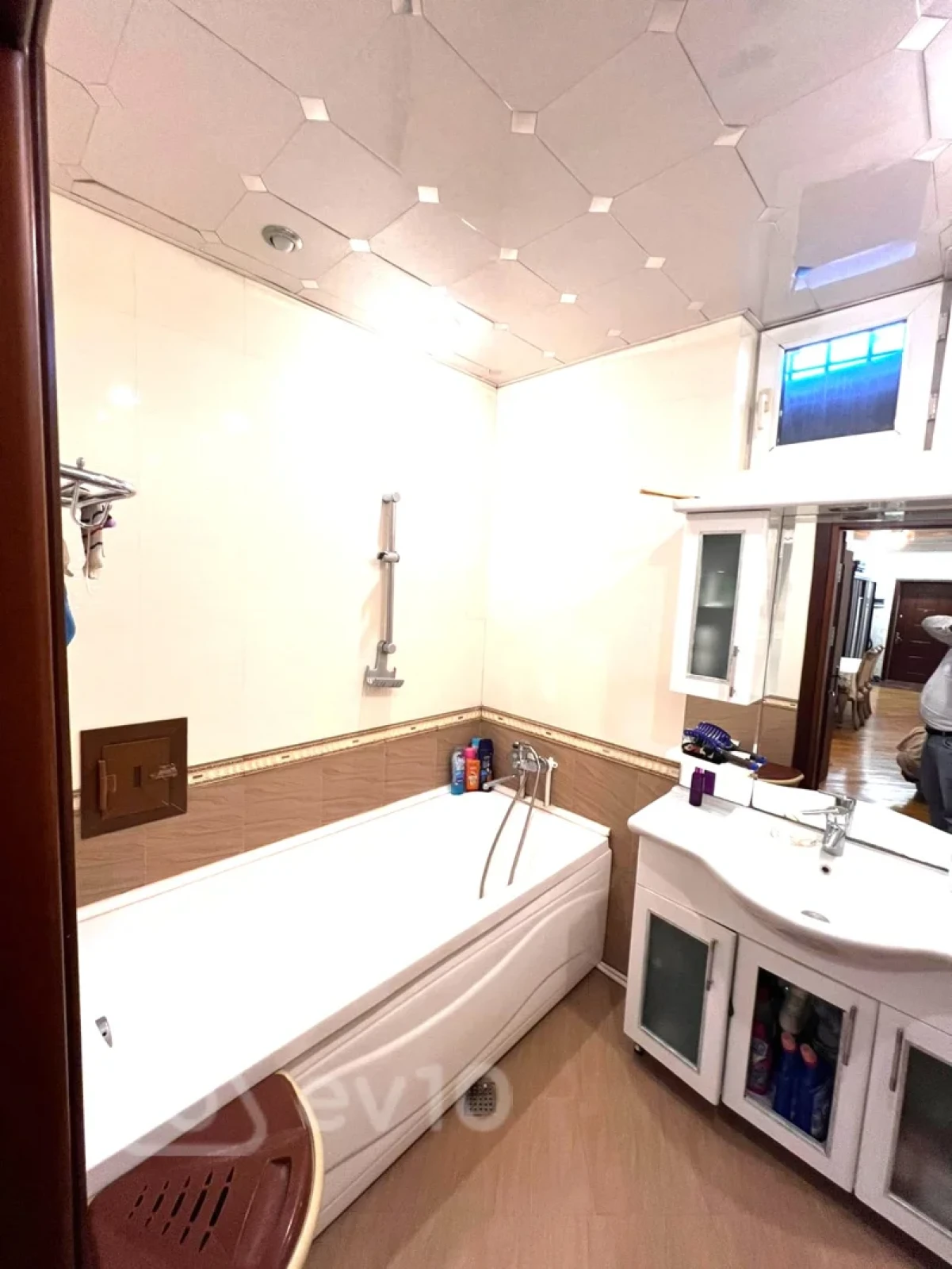 Satılır 3 otaqlı yeni tikili 125 m²