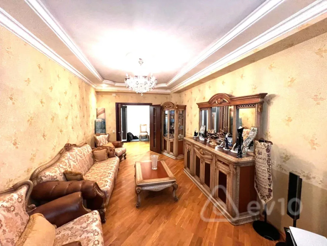 Satılır 3 otaqlı yeni tikili 125 m²