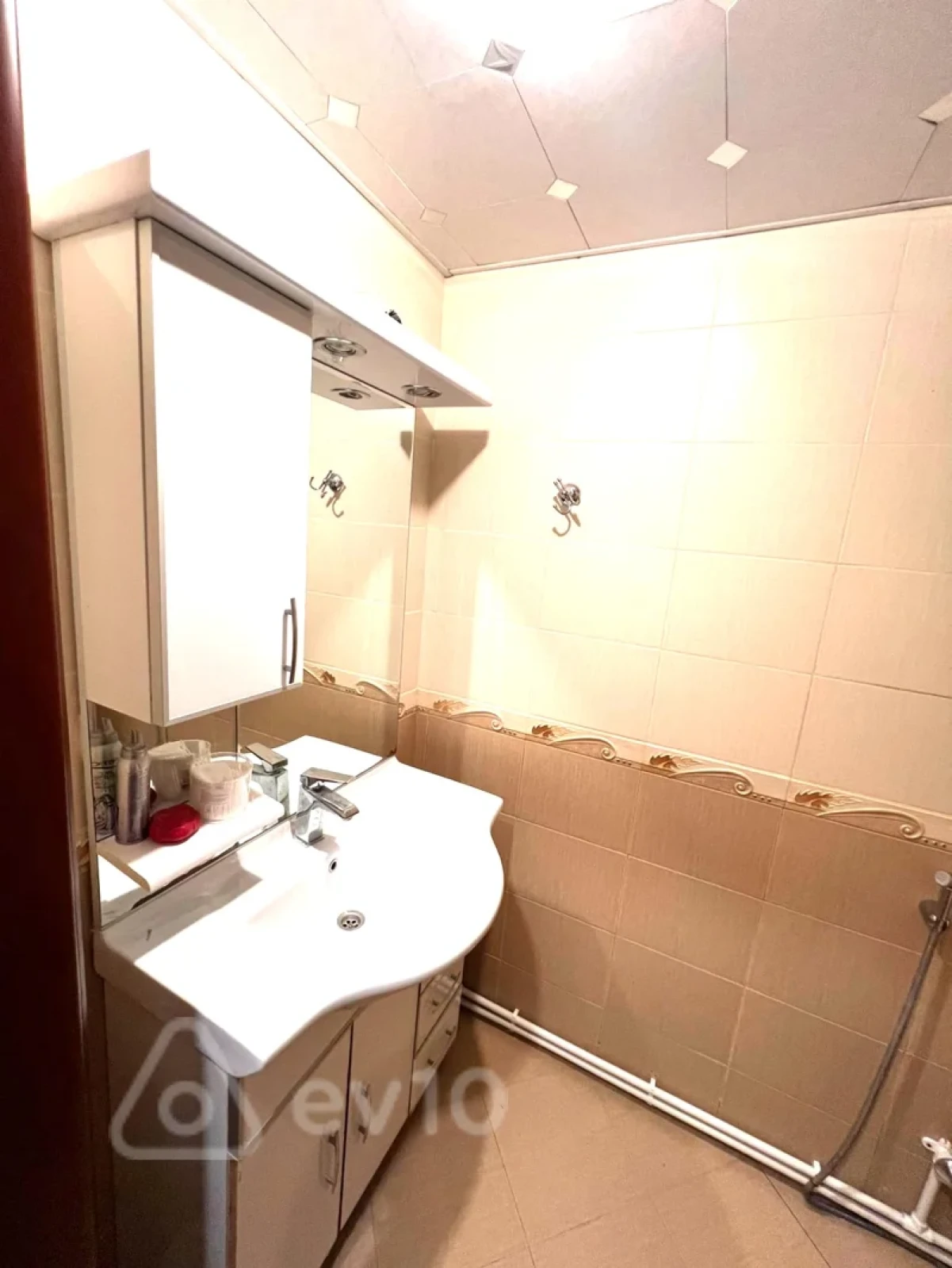 Satılır 3 otaqlı yeni tikili 125 m²