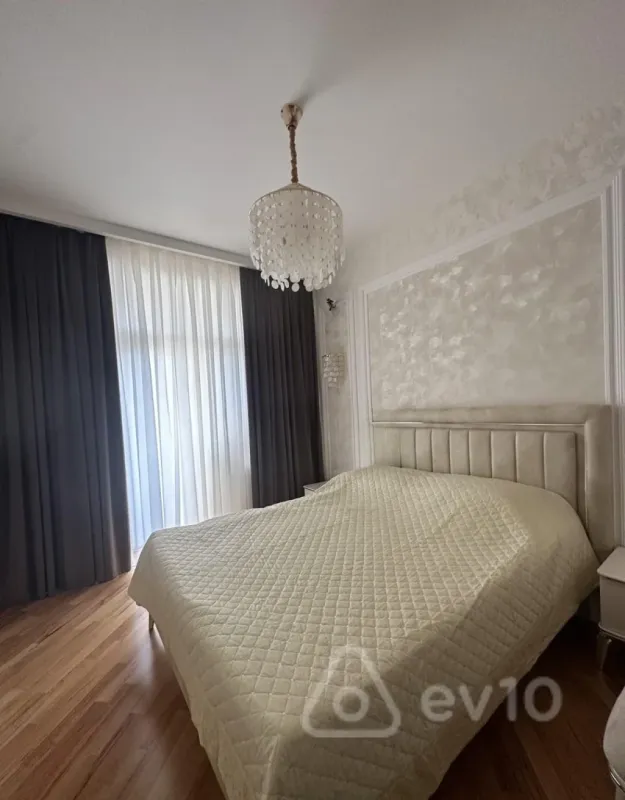 Satılır 2 otaqlı yeni tikili 72 m²