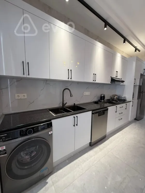 Satılır 5 otaqlı həyət evi 140 m²
