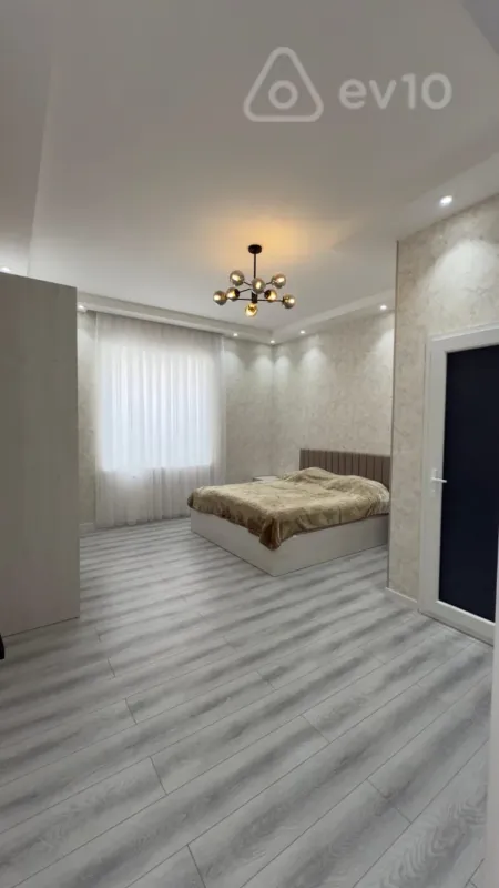 Satılır 5 otaqlı həyət evi 140 m²