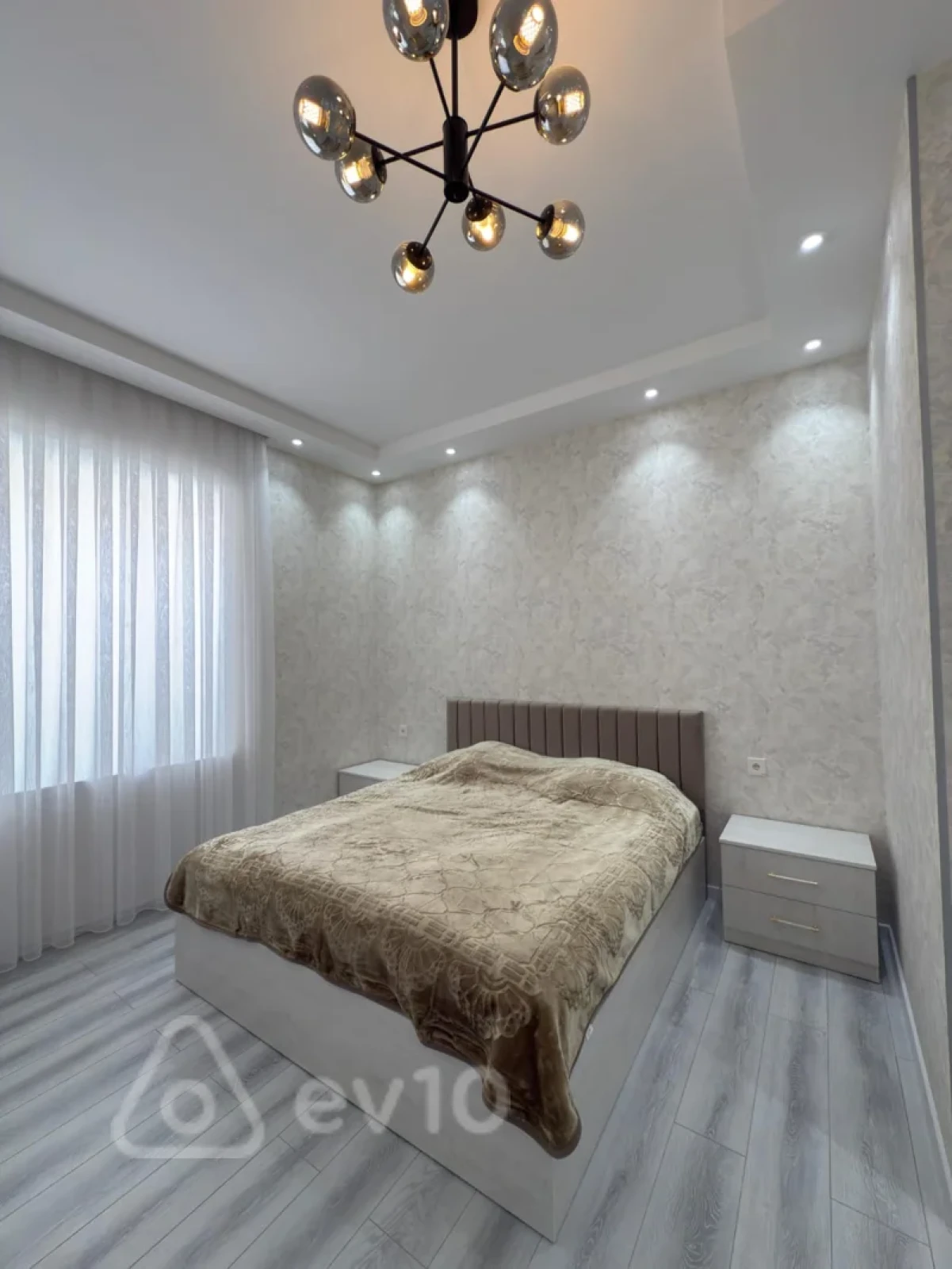 Satılır 5 otaqlı həyət evi 140 m²