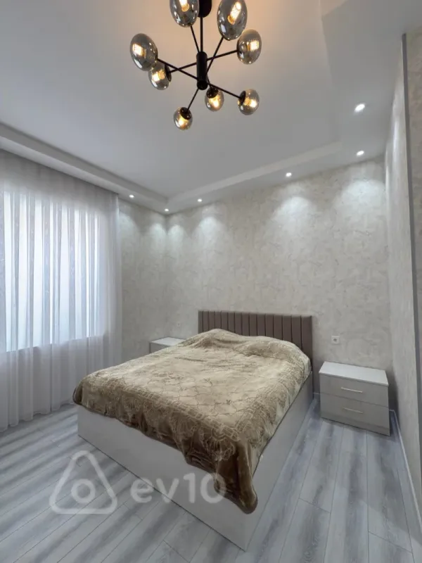 Satılır 5 otaqlı həyət evi 140 m²