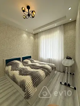 Satılır 5 otaqlı həyət evi 140 m²