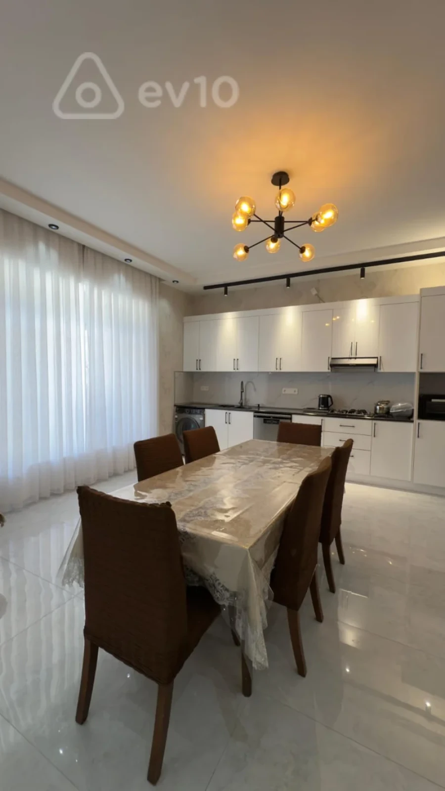 Satılır 5 otaqlı həyət evi 140 m²