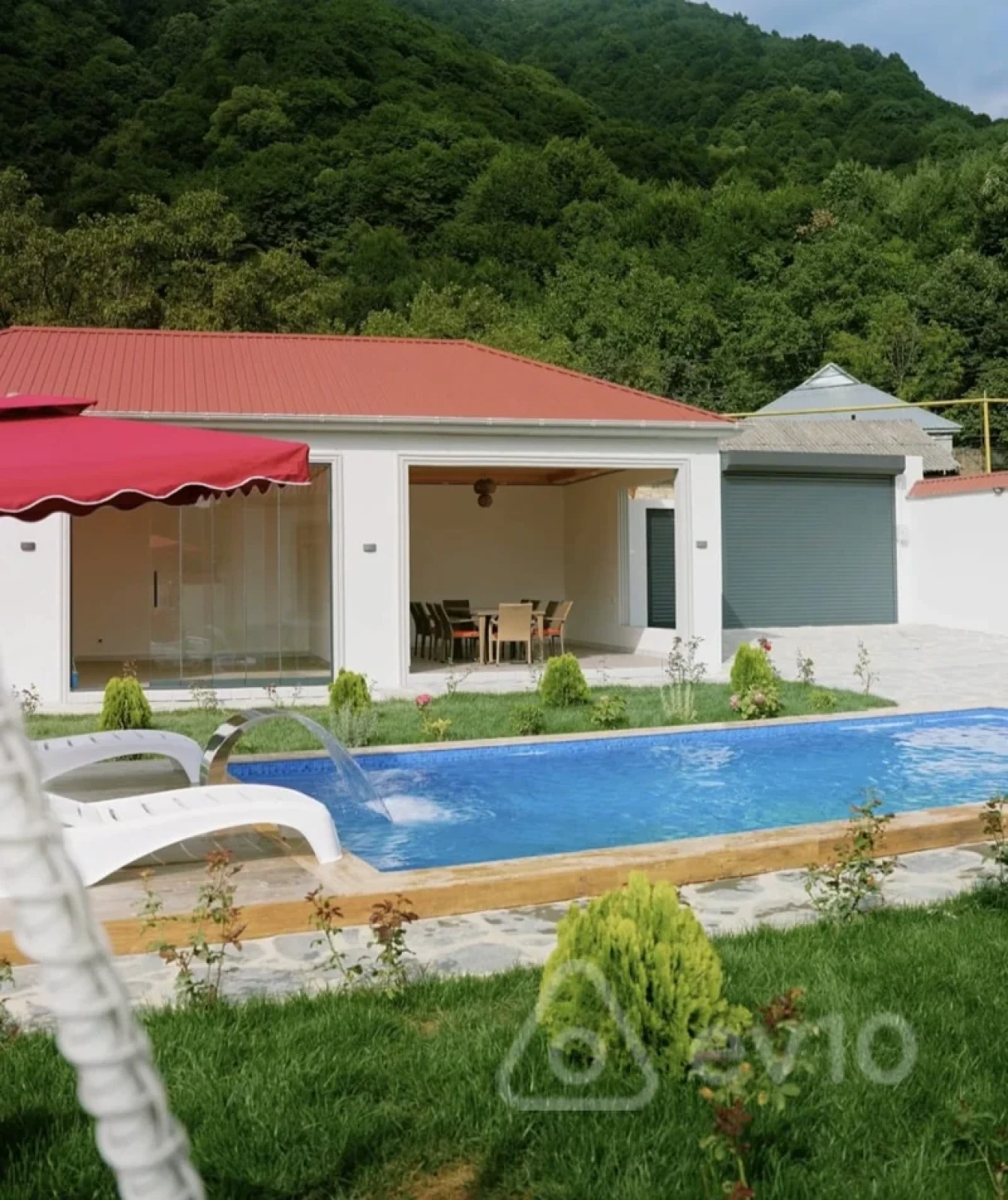 Satılır 5 otaqlı həyət evi 140 m²