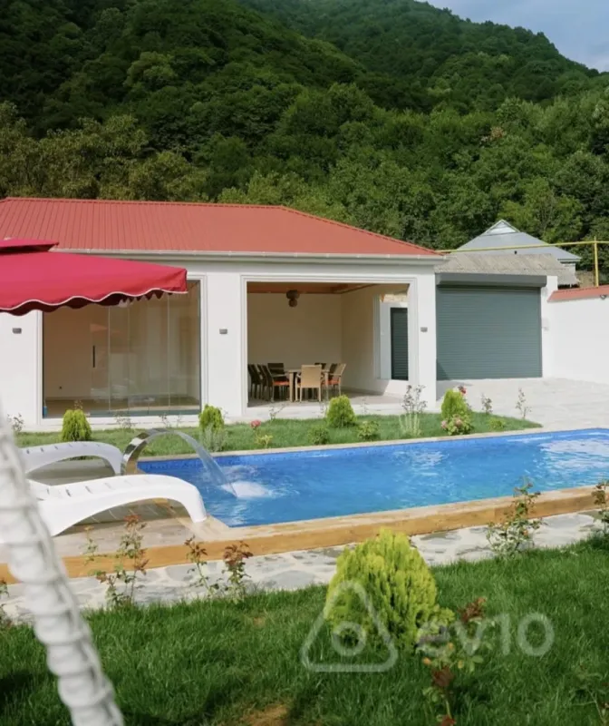 Satılır 5 otaqlı həyət evi 140 m²