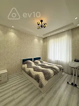 Satılır 5 otaqlı həyət evi 140 m²