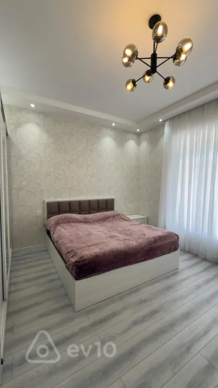 Satılır 5 otaqlı həyət evi 140 m²