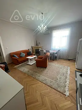 Kirayə verilir 2 otaqlı köhnə tikili 65 m²