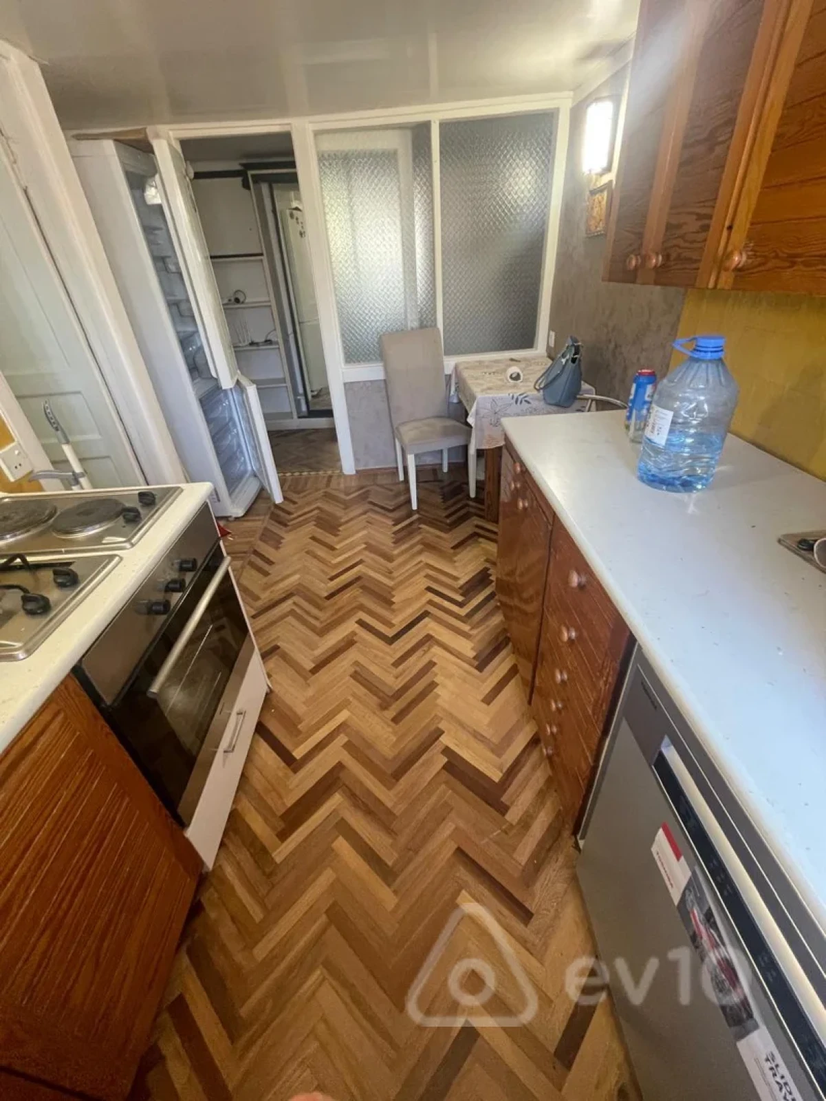 Kirayə verilir 2 otaqlı köhnə tikili 65 m²