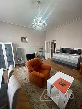 Kirayə verilir 2 otaqlı köhnə tikili 65 m²