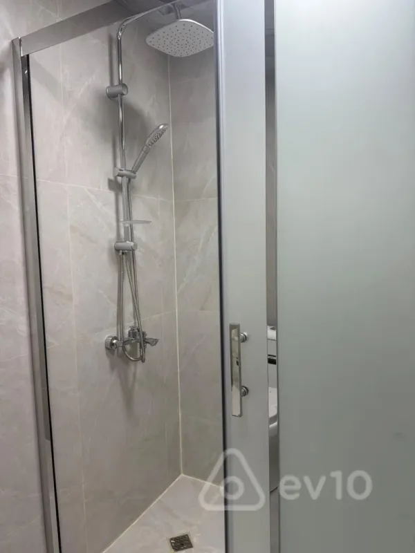 Kirayə verilir 3 otaqlı yeni tikili 80 m²