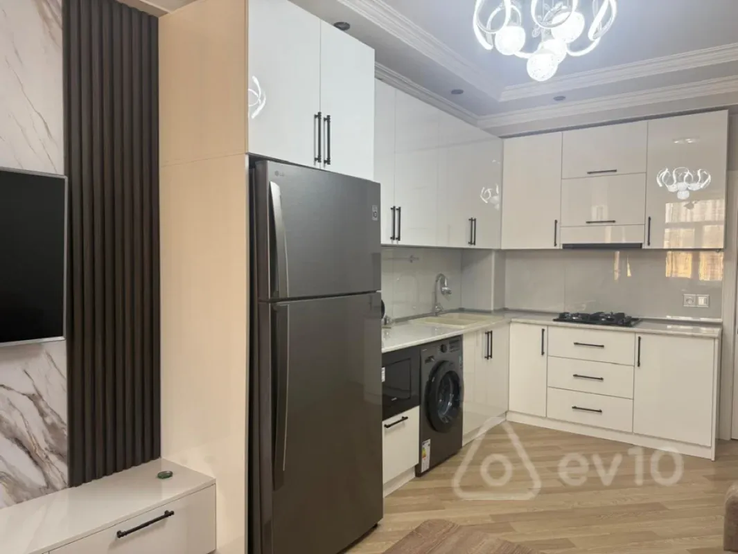 Kirayə verilir 3 otaqlı yeni tikili 80 m²