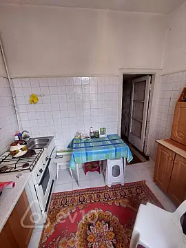 Satılır 2 otaqlı köhnə tikili 40 m²