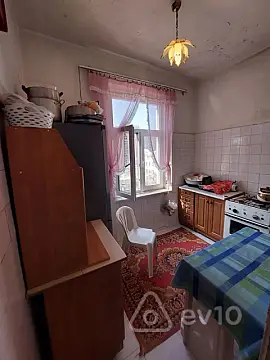 Satılır 2 otaqlı köhnə tikili 40 m²