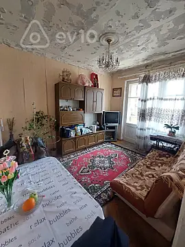 Satılır 2 otaqlı köhnə tikili 40 m²