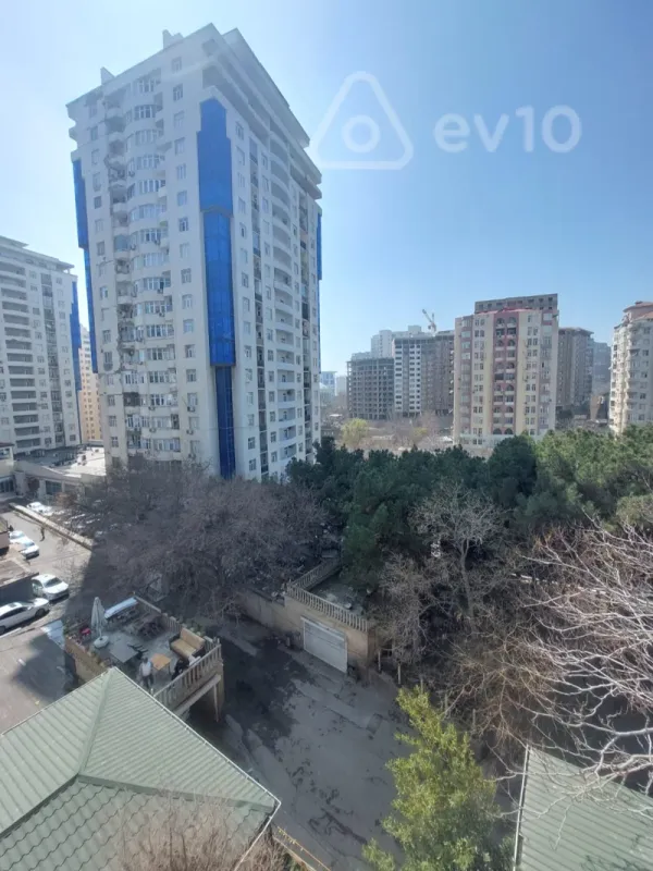 Satılır 2 otaqlı köhnə tikili 40 m²