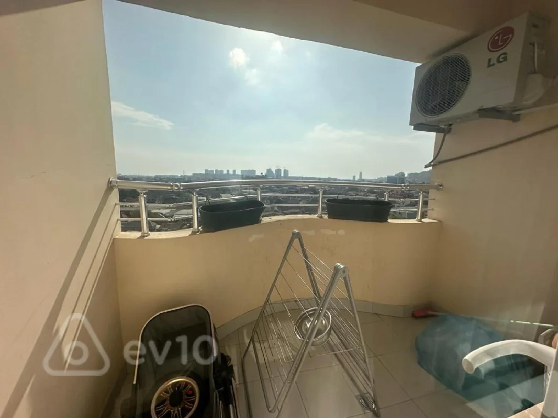 Kirayə verilir 3 otaqlı yeni tikili 135 m²