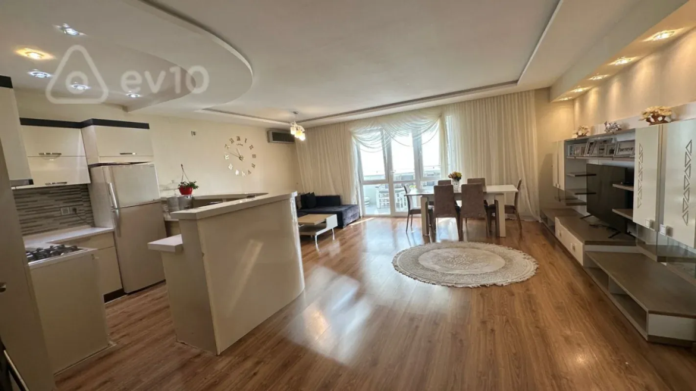 Kirayə verilir 3 otaqlı yeni tikili 135 m²