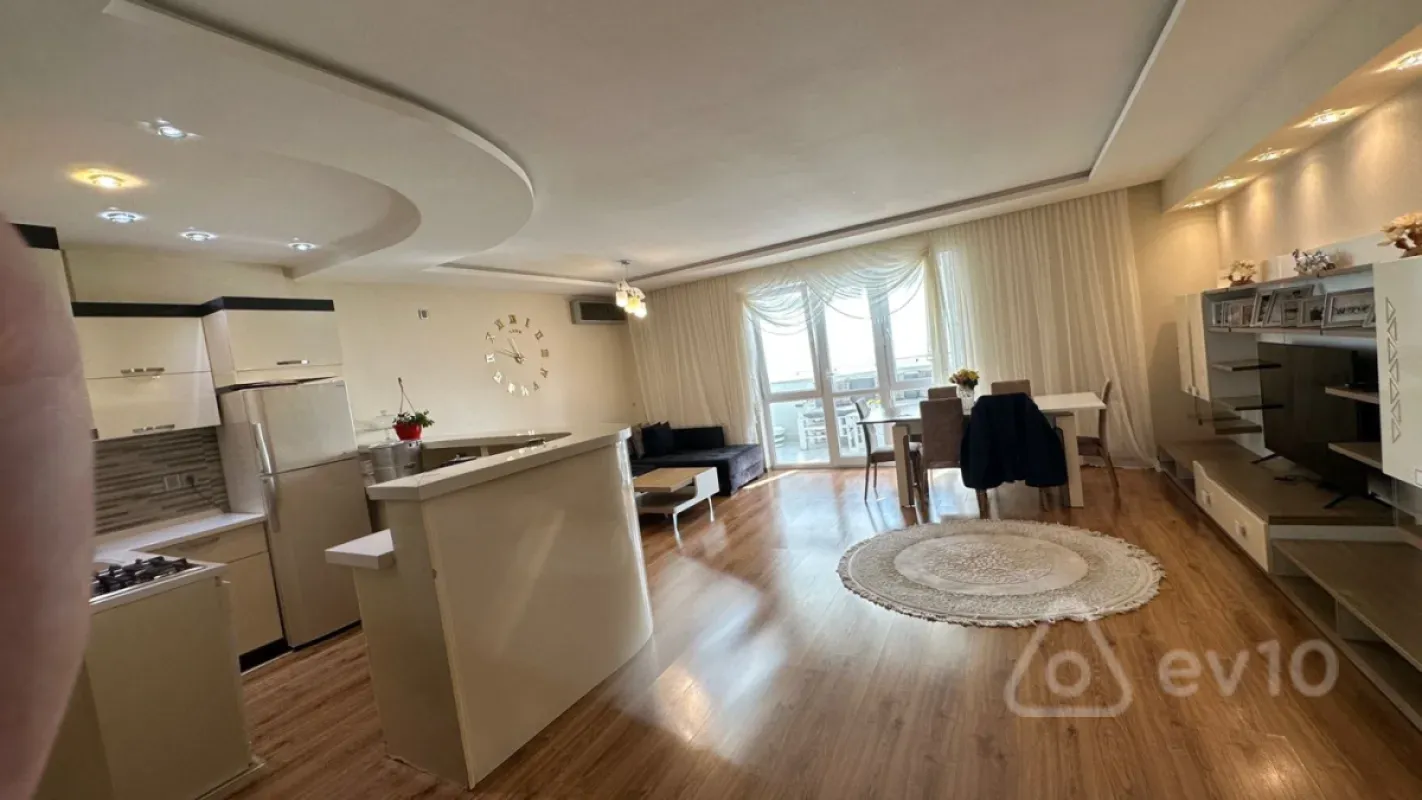 Kirayə verilir 3 otaqlı yeni tikili 135 m²