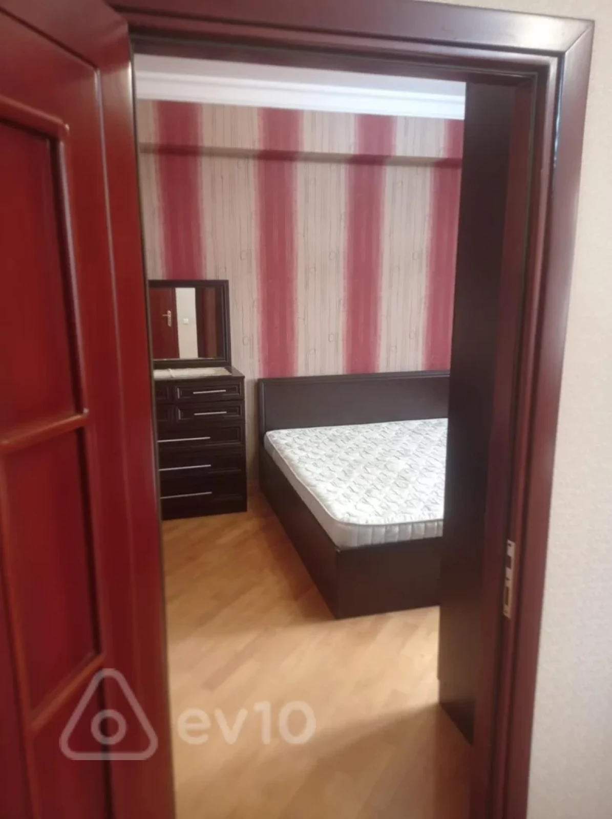 Kirayə verilir 2 otaqlı yeni tikili 75 m²