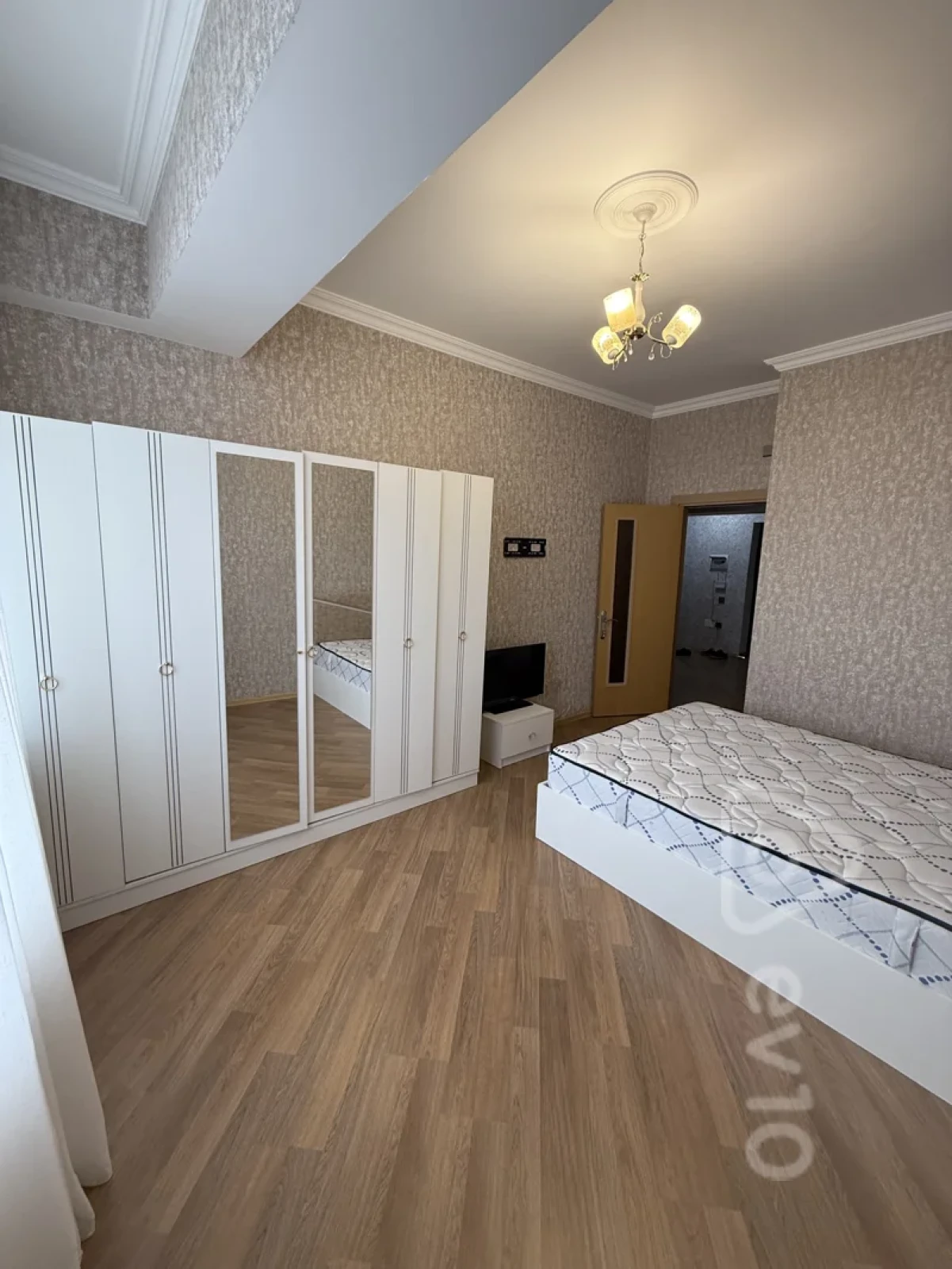 Kirayə verilir 2 otaqlı yeni tikili 78 m²