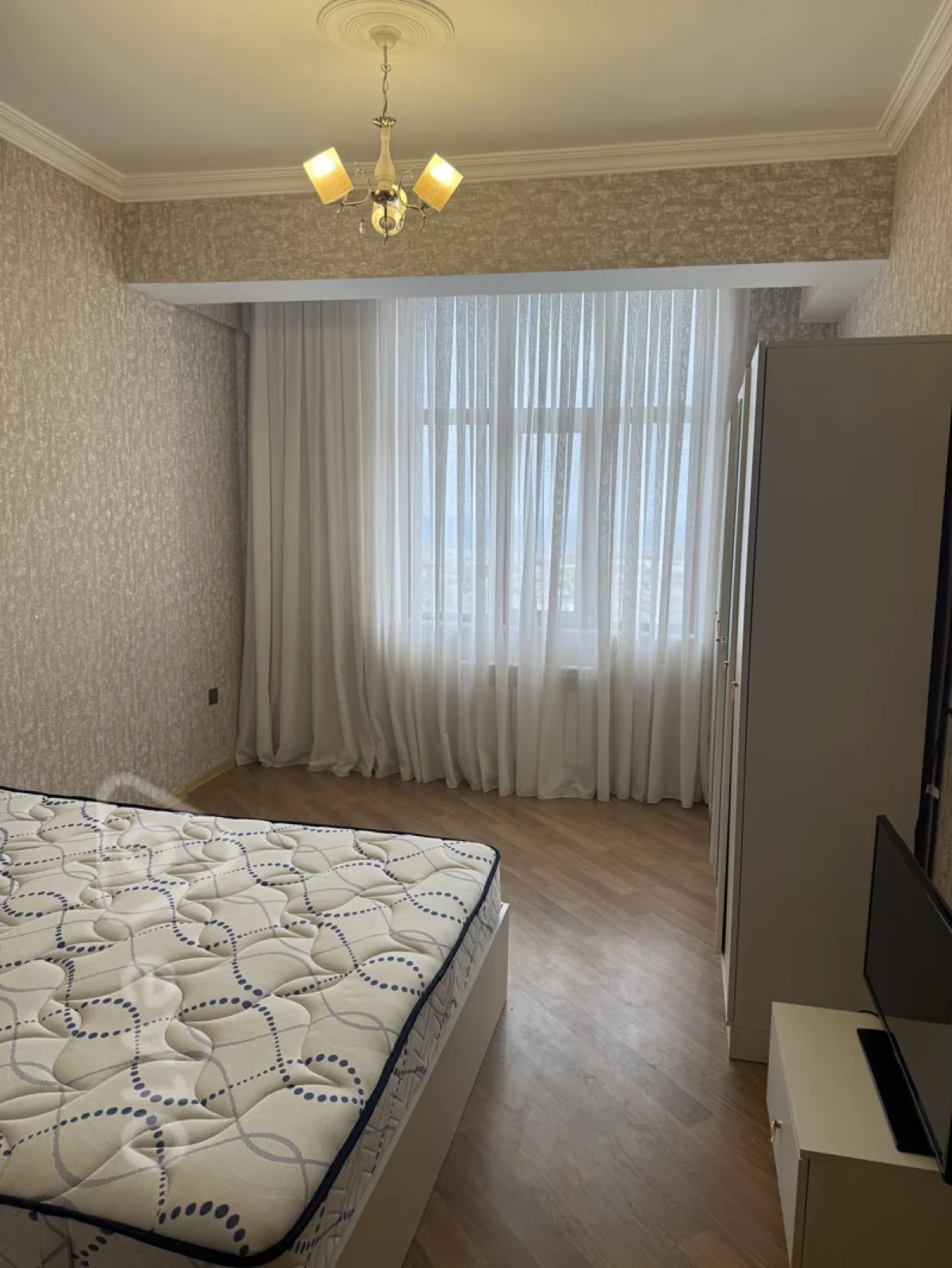 Kirayə verilir 2 otaqlı yeni tikili 78 m²