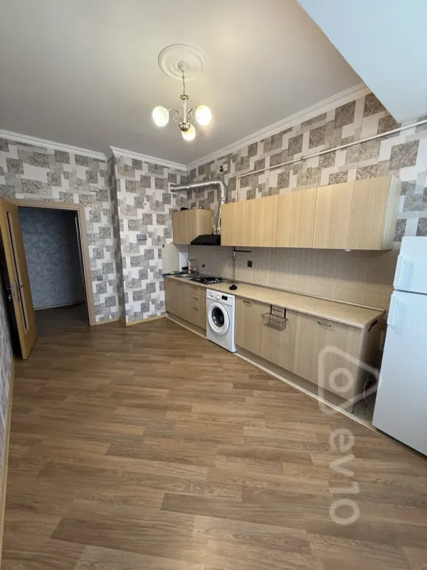 Kirayə verilir 2 otaqlı yeni tikili 78 m²