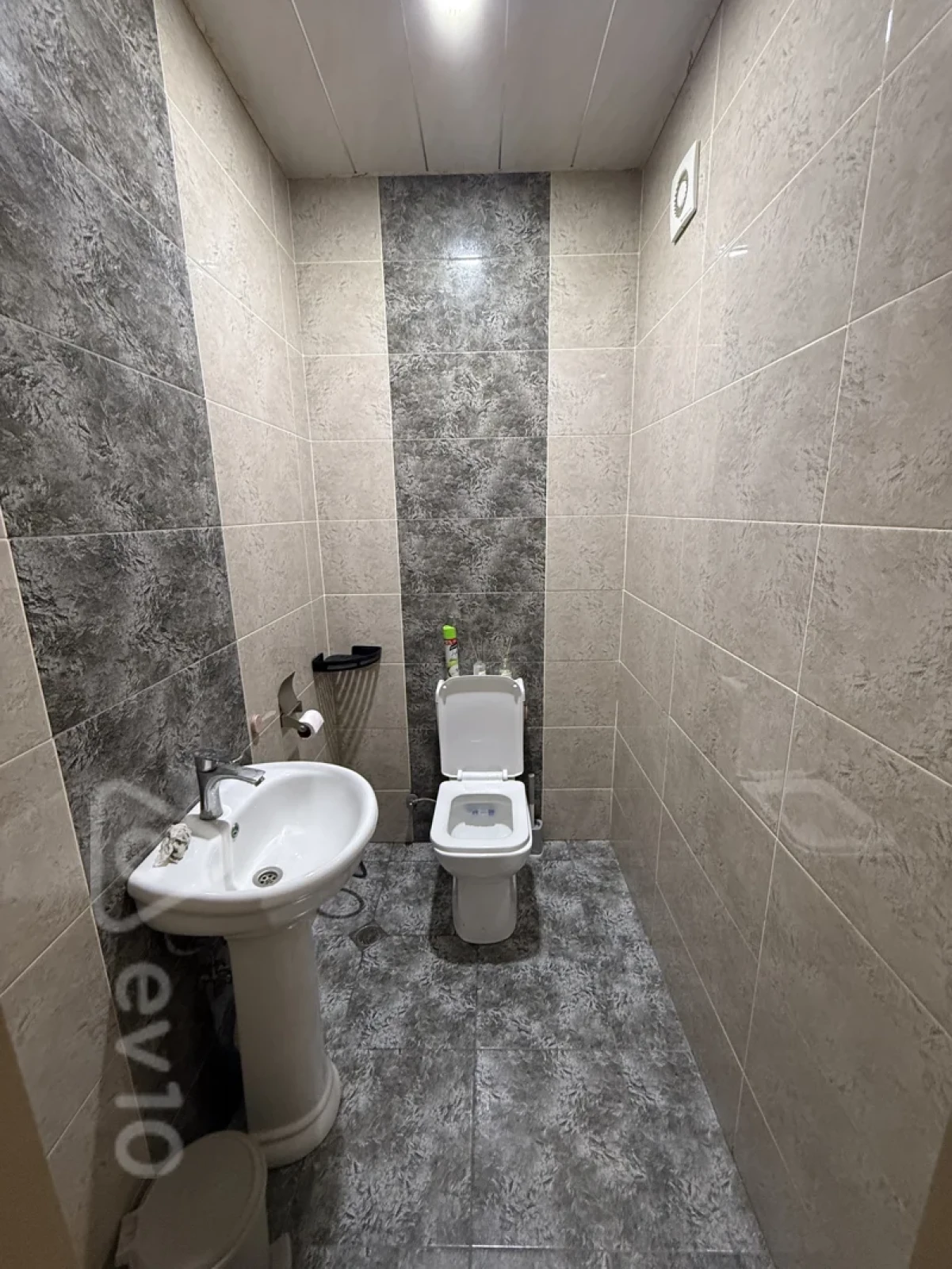 Kirayə verilir 2 otaqlı yeni tikili 78 m²