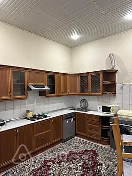 Kirayə verilir 4 otaqlı köhnə tikili 110 m²