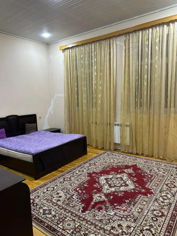 Kirayə verilir 4 otaqlı köhnə tikili 110 m²