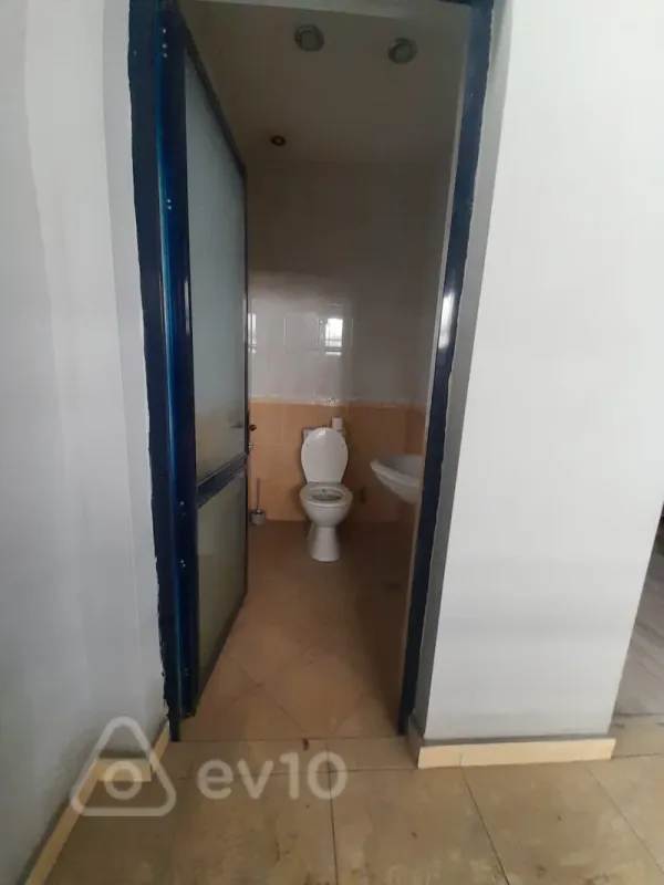 Kirayə verilir mənzil 500 m²