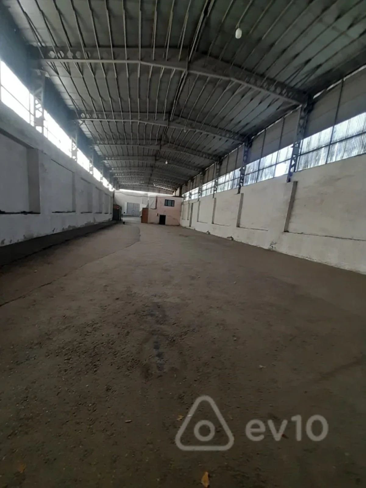 Kirayə verilir mənzil 500 m²