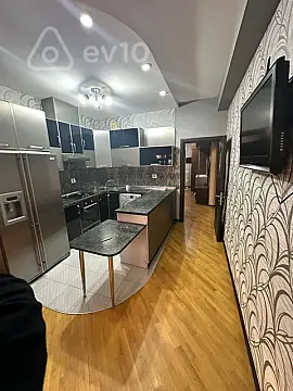 Kirayə verilir 3 otaqlı yeni tikili 105 m²