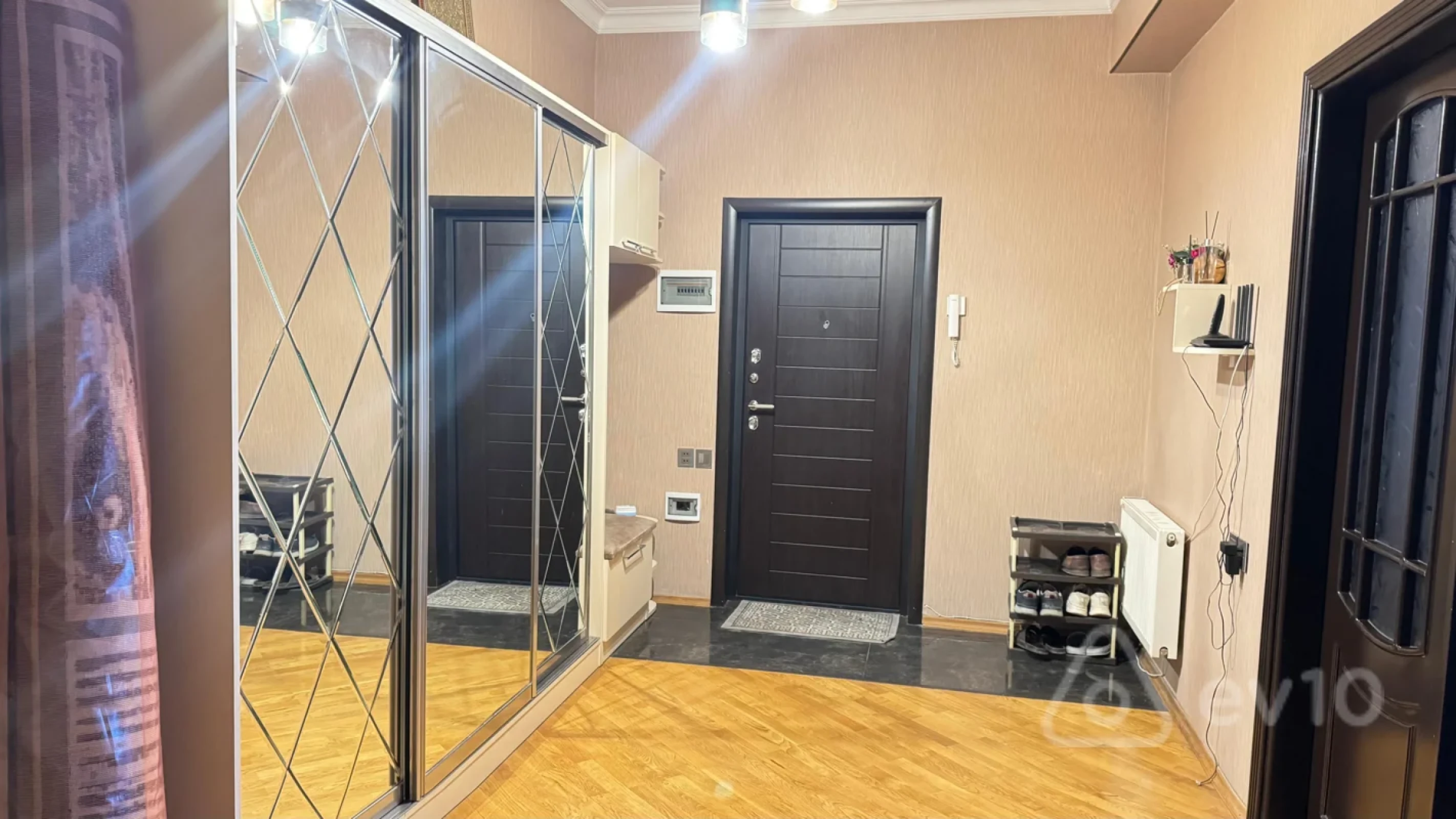 Kirayə verilir 3 otaqlı yeni tikili 104 m²