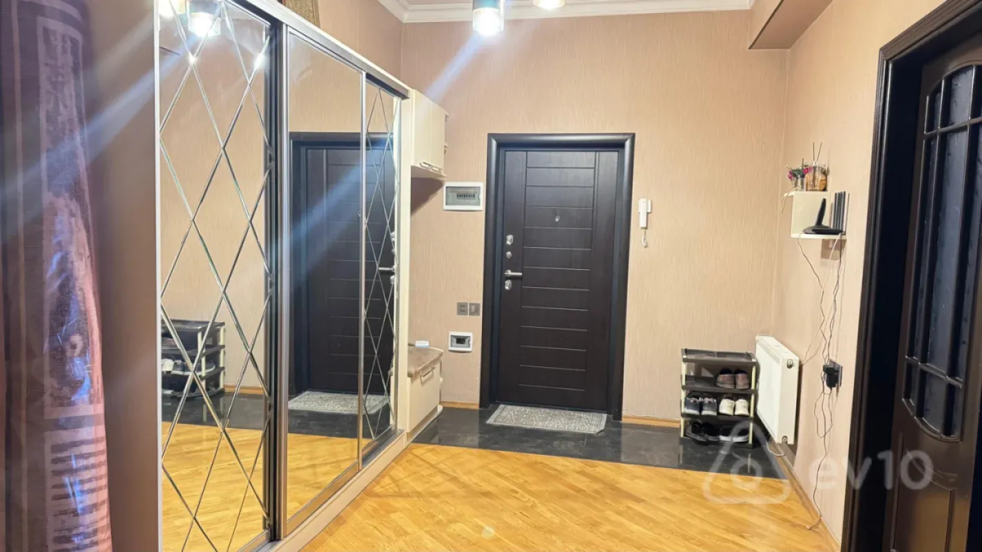 Kirayə verilir 3 otaqlı yeni tikili 104 m²