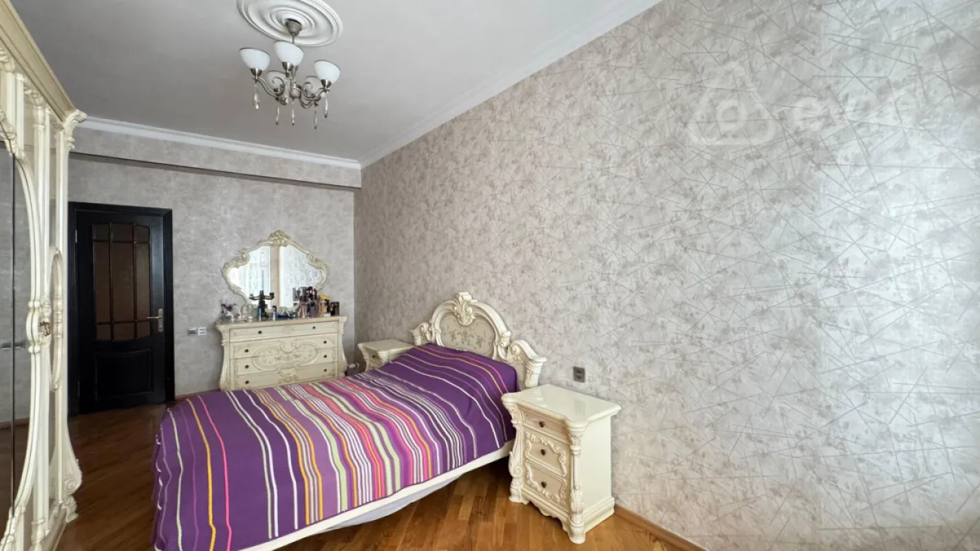 Kirayə verilir 3 otaqlı yeni tikili 104 m²