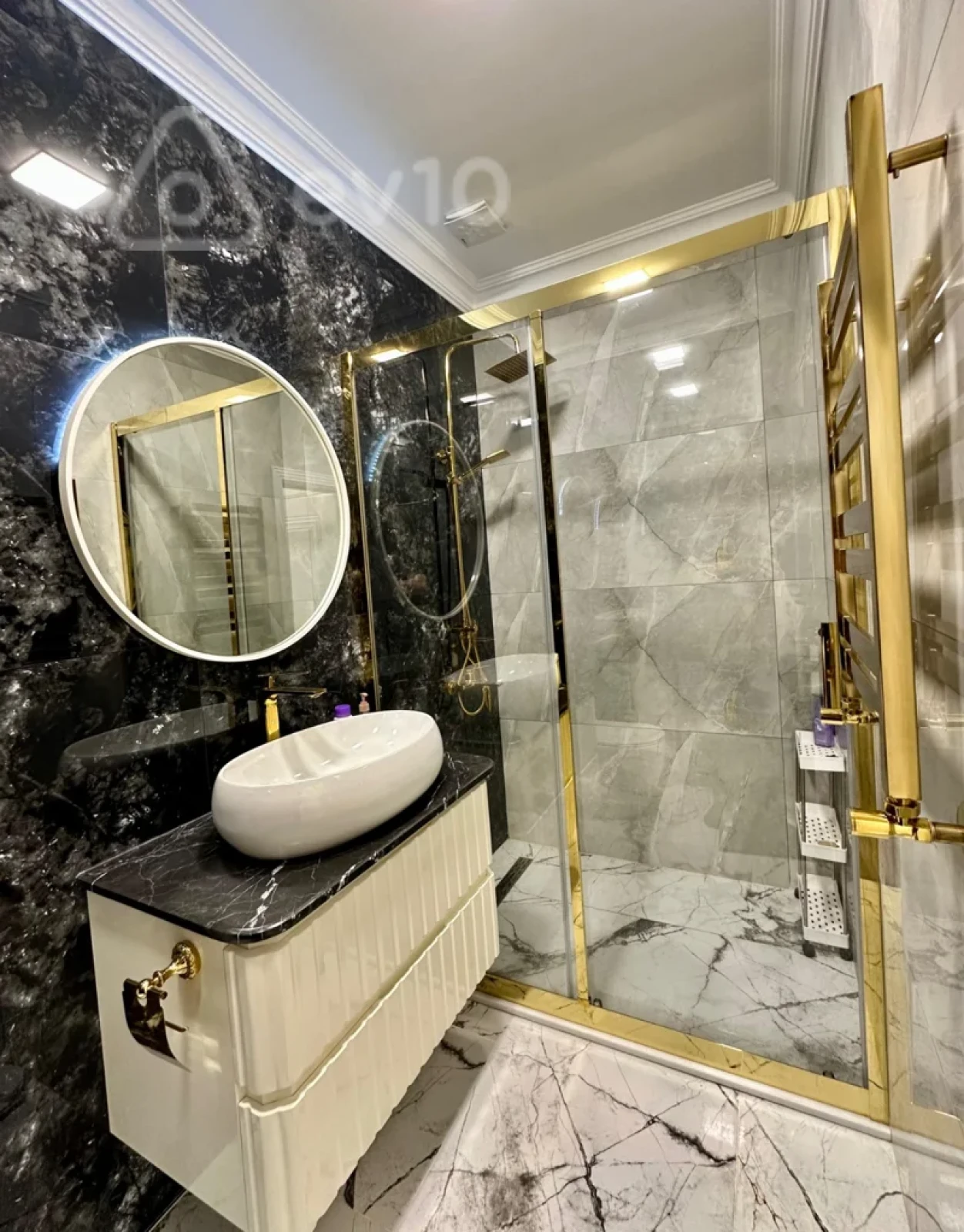 Kirayə verilir 2 otaqlı köhnə tikili 75 m²