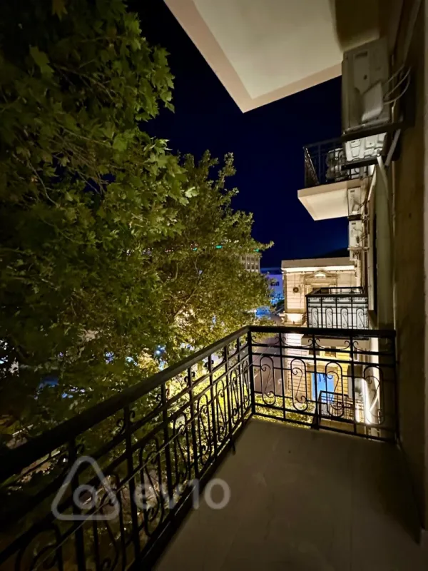 Kirayə verilir 2 otaqlı köhnə tikili 75 m²