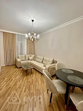 Kirayə verilir 2 otaqlı köhnə tikili 75 m²