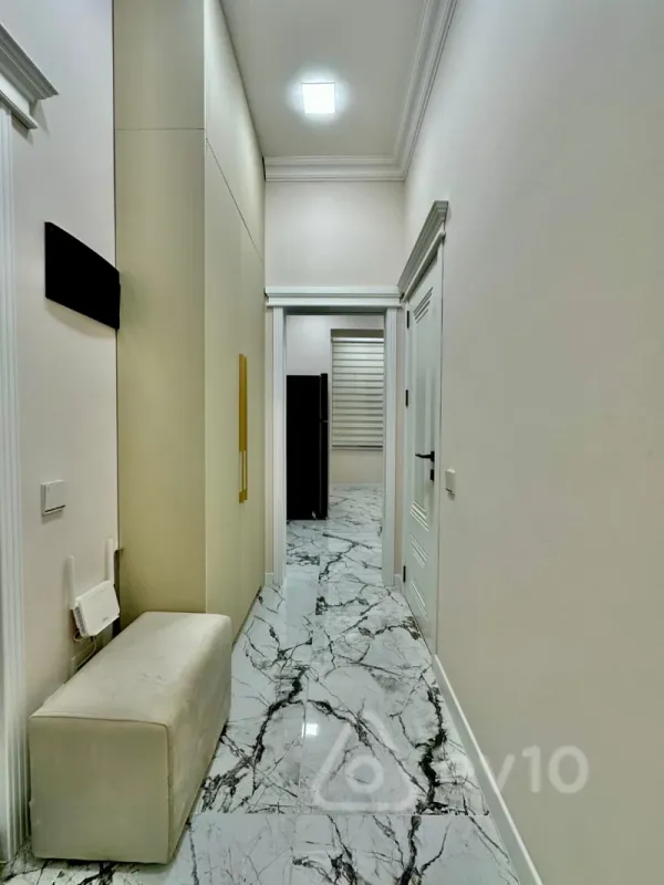 Kirayə verilir 2 otaqlı köhnə tikili 75 m²