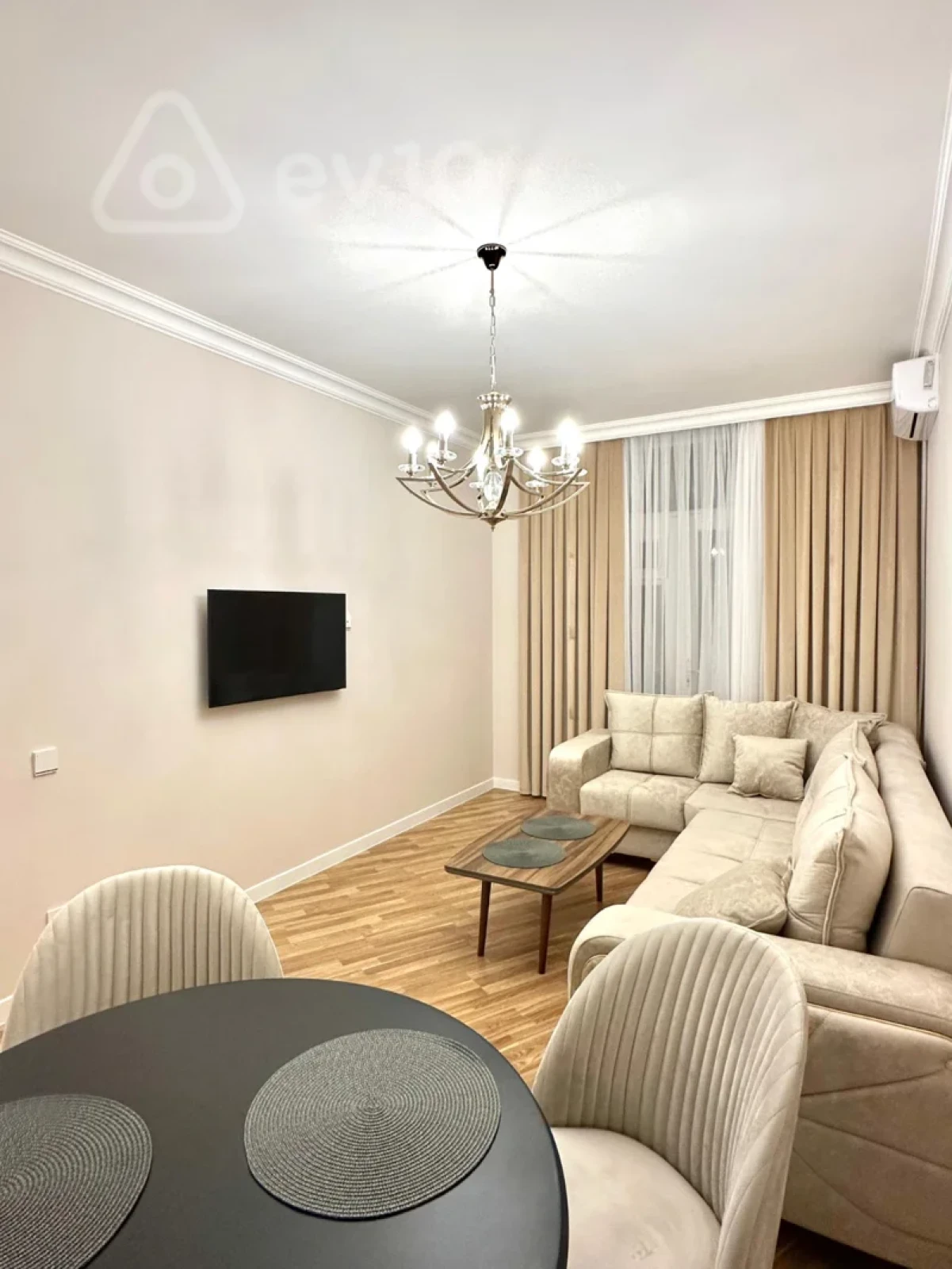 Kirayə verilir 2 otaqlı köhnə tikili 75 m²