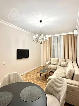 Kirayə verilir 2 otaqlı köhnə tikili 75 m²
