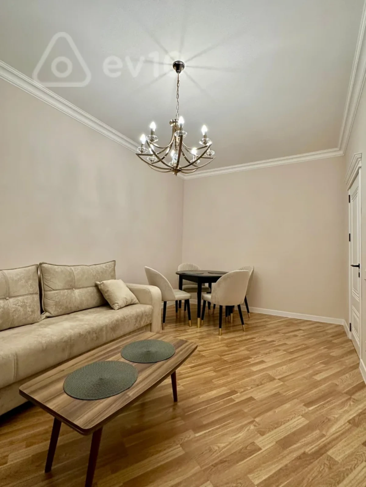 Kirayə verilir 2 otaqlı köhnə tikili 75 m²