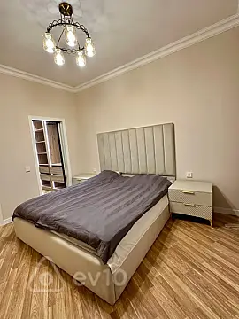 Kirayə verilir 2 otaqlı köhnə tikili 75 m²